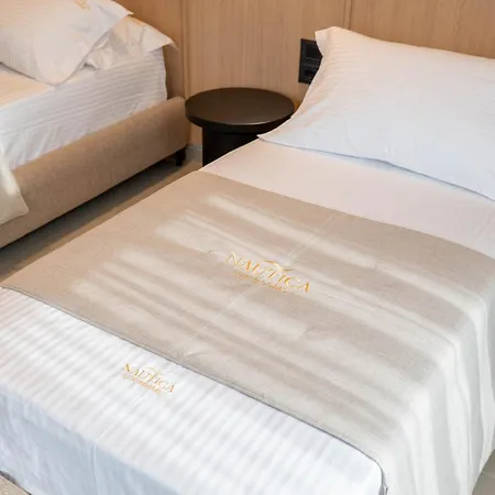 Nautica Lux * Sarande