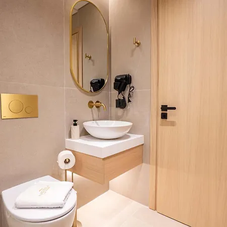 Nautica Lux Gasthuis Sarandë